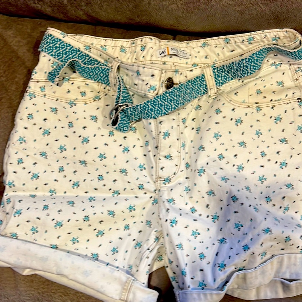 Lee shorts size 16